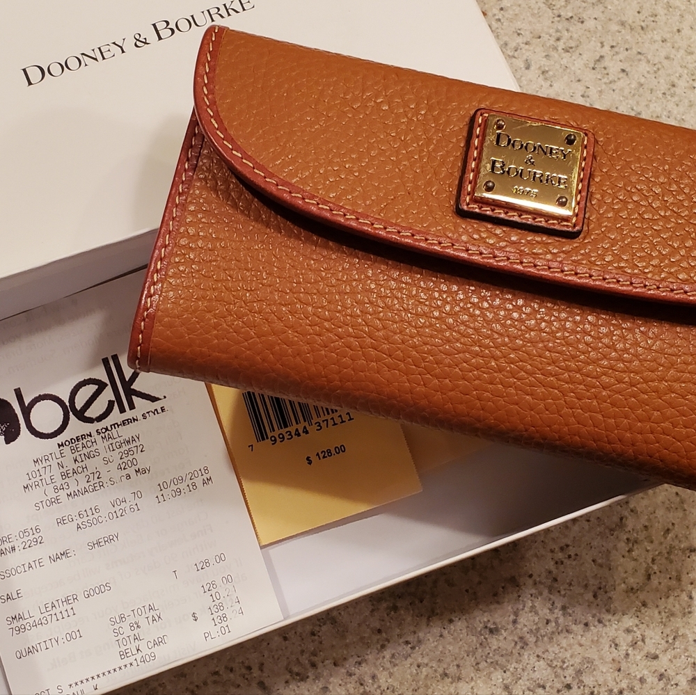 Dooney & Bourke NWT tri-fold wallet ZR507